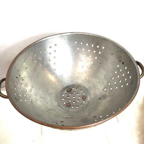 COPPER Collander  with silver metal interior – brass handles VTG - Picture 3 of 10